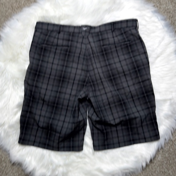 Nike Golf Tech Plaid Men's Dri-Fit Shorts - Picture 2 of 4